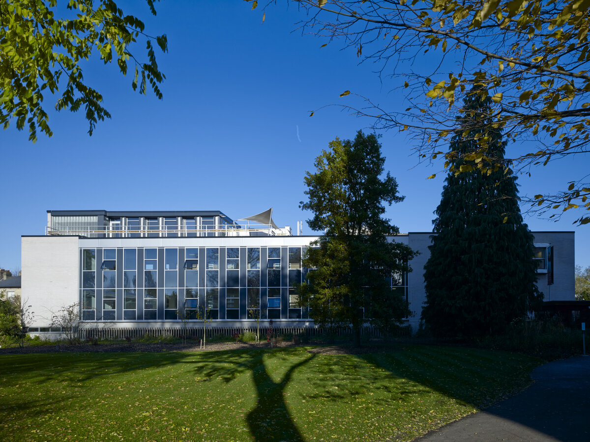 Kawneer glazing systems give offices a Fresh new look