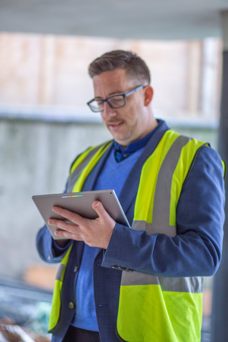 Climbing the proverbial ladder: how Bobtrade CEO Shneor Crombie is transforming the future of the building supplies market