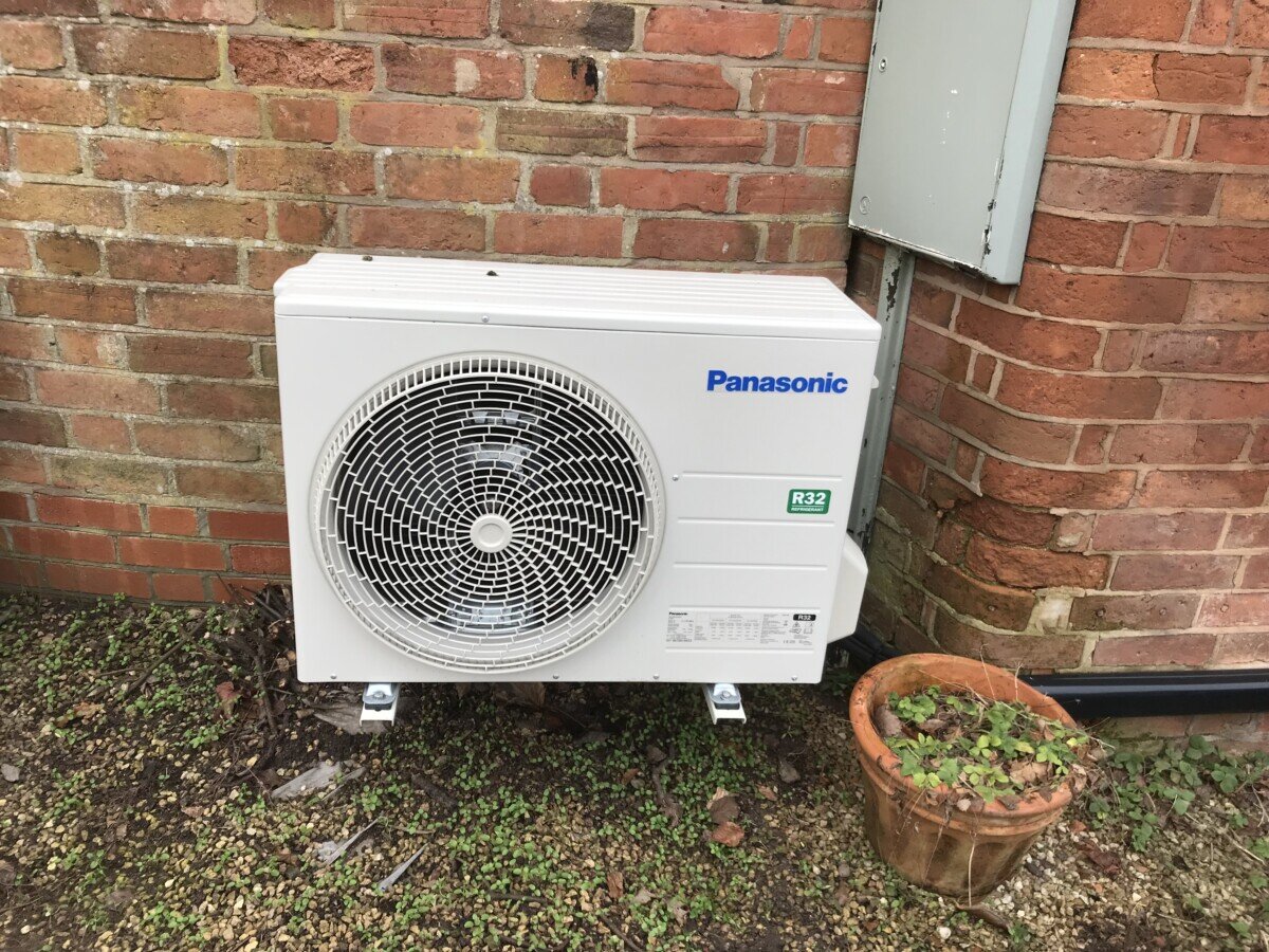 Warwickshire Pub Installs Panasonic nanoeTM X to improve indoor environment