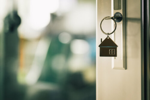 To Sell or Not to Sell: When to Place Your House on the Market