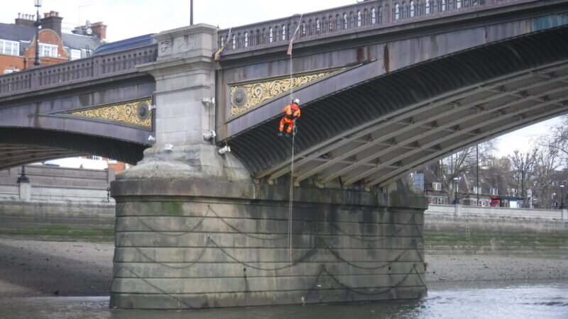 Up close and personal – a return to inspect Battersea Bridge after 31 years