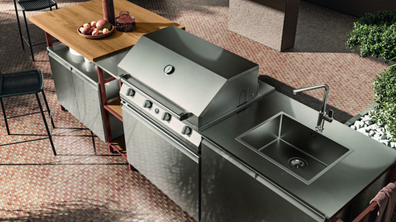 PRESS RELEASE From the evolution of the Formalia collection emerges Formalia Outdoor, the first Scavolini kitchen designed for outdoors