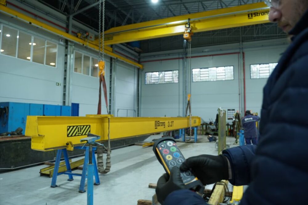 Tele Radio Controls Strong Machines