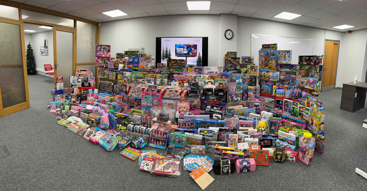 RSS Donates Hundreds of Presents in Cash for Kids Campaign
