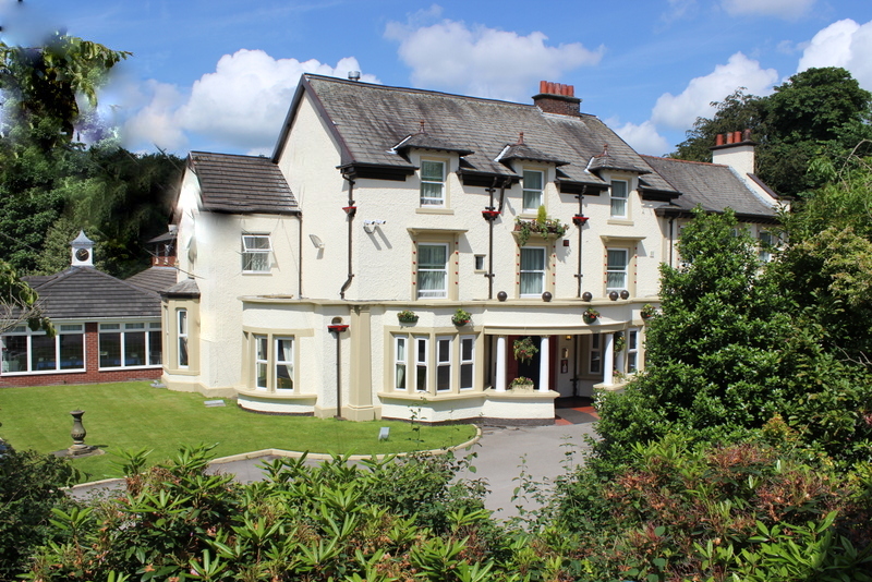 COUNTRY MANOR HOTEL REDUCES CARBON  FOOTPRINT WITH WINDHAGER BIOMASS