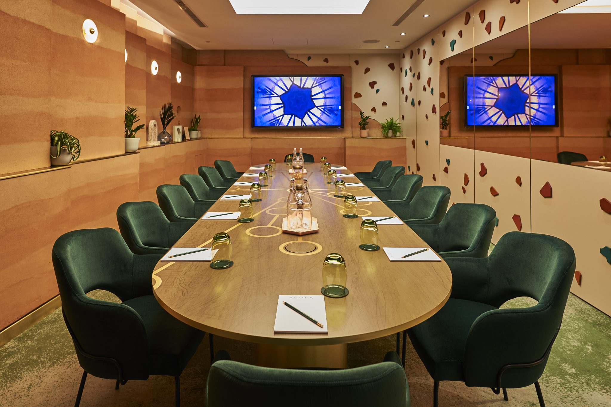 FLAGSHIP DESIGN HOTEL, HILTON LONDON BANKSIDE UNVEILS ‘THE AGORA’ – THE BEST MEETING ROOM IN THE WORLD, IN A PARTNERSHIP WITH BOMPAS & PARR