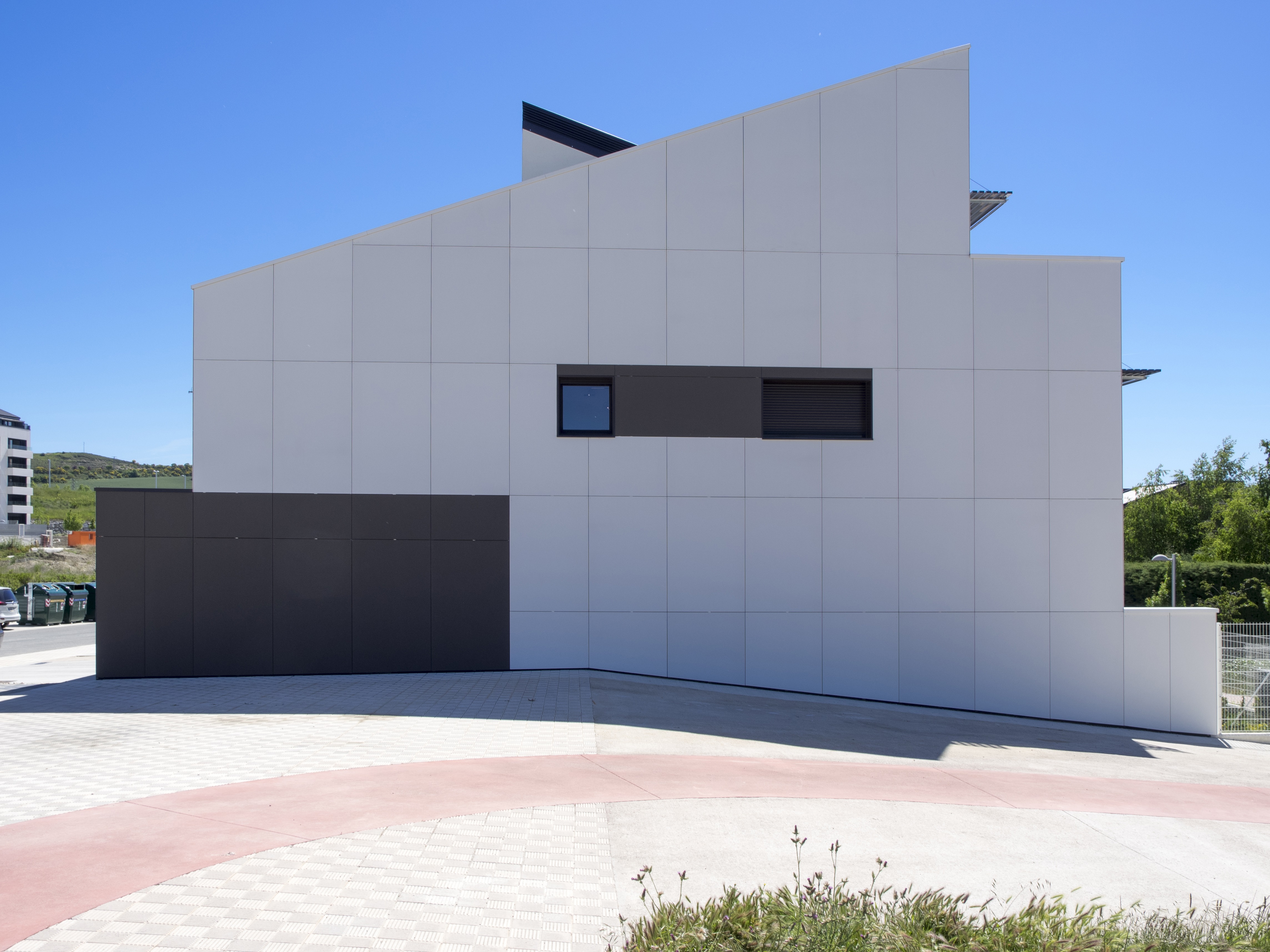 EQUITONE works with architects to launch new, Quartz White shade