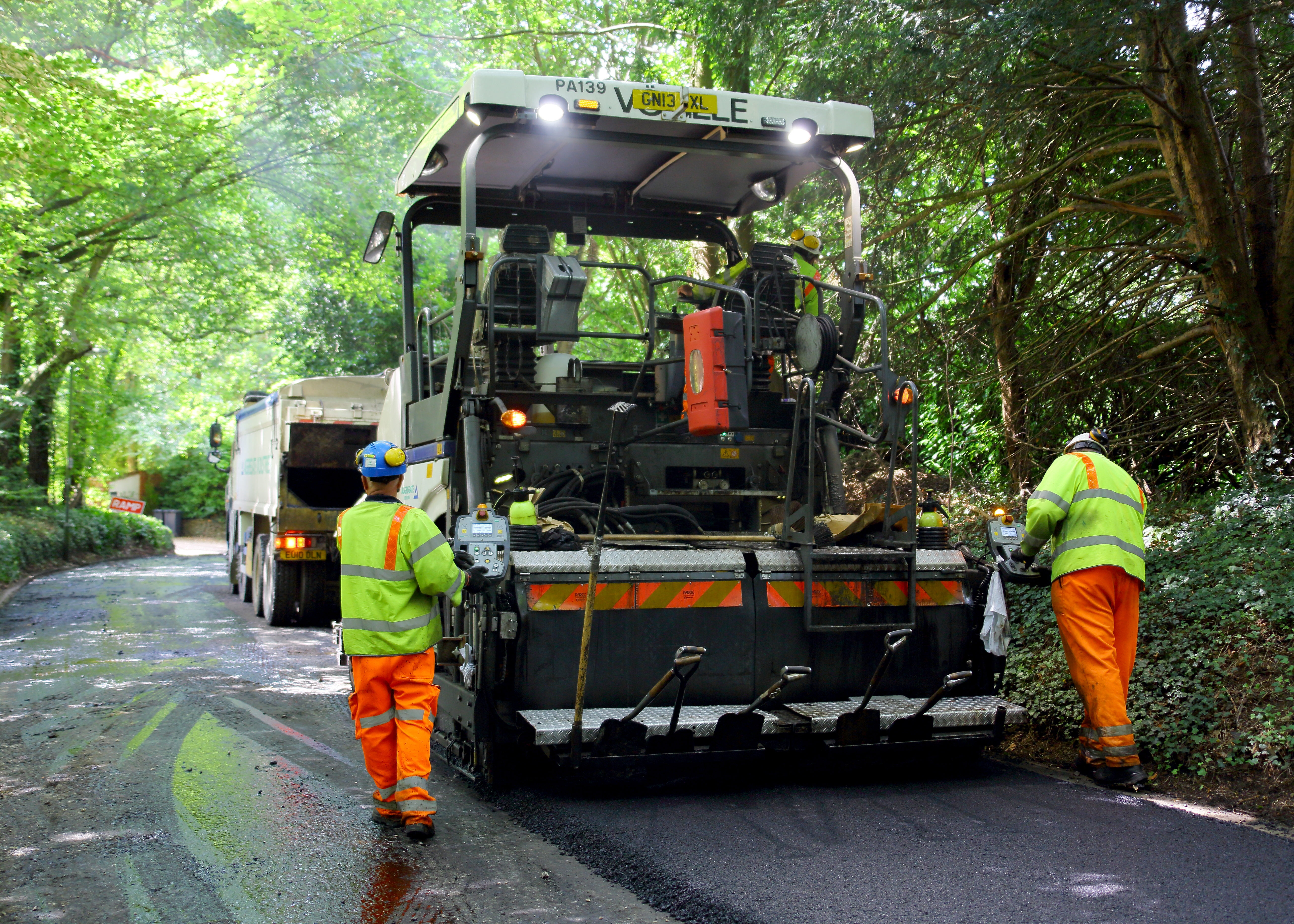 Aggregate Industries backs calls for low carbon road surfacing @AggregateUK