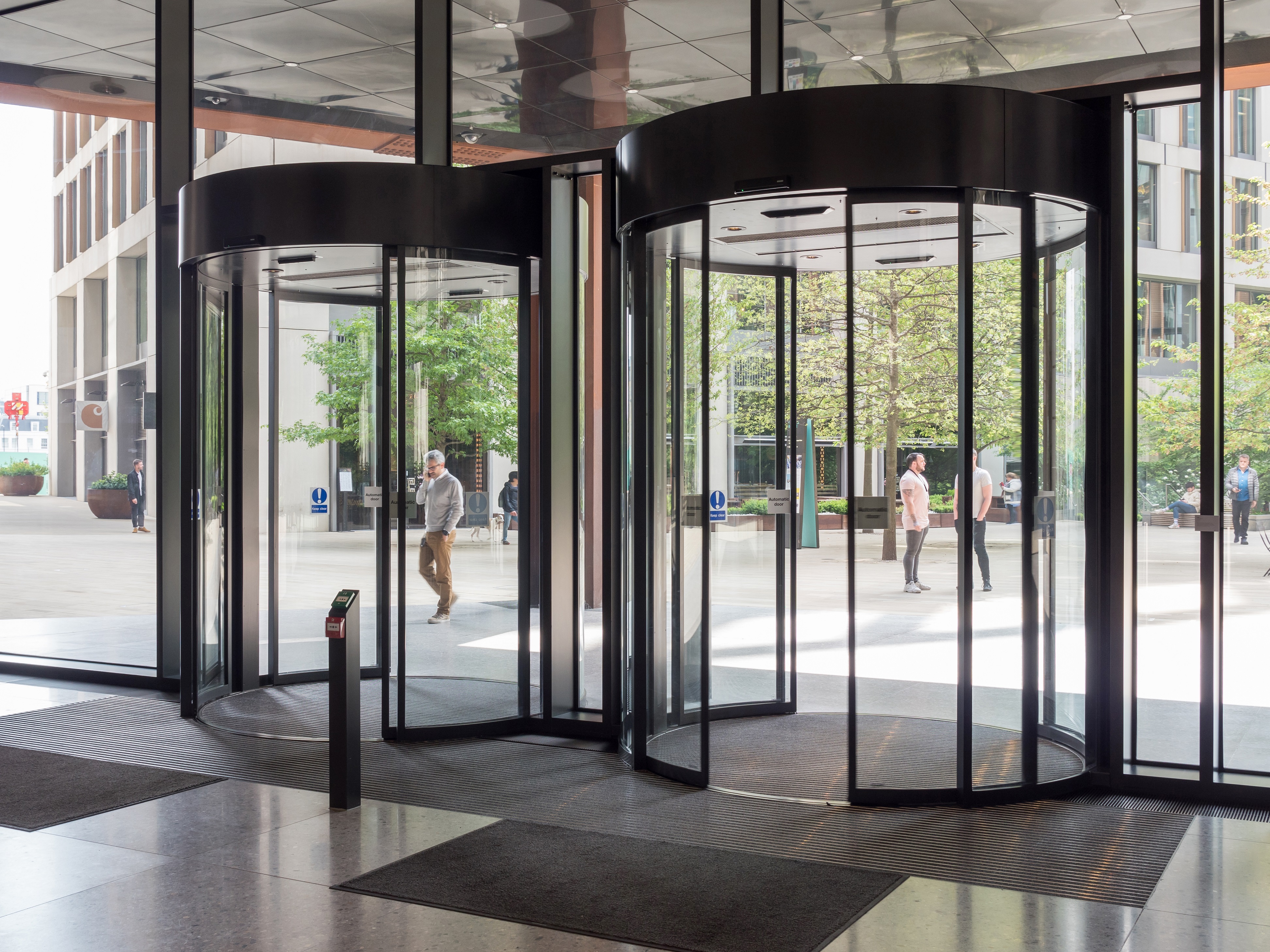 GEZE’s automatic doors have hit just the right note in the development of a London building which is the new home of Universal Music. @GEZE_UK