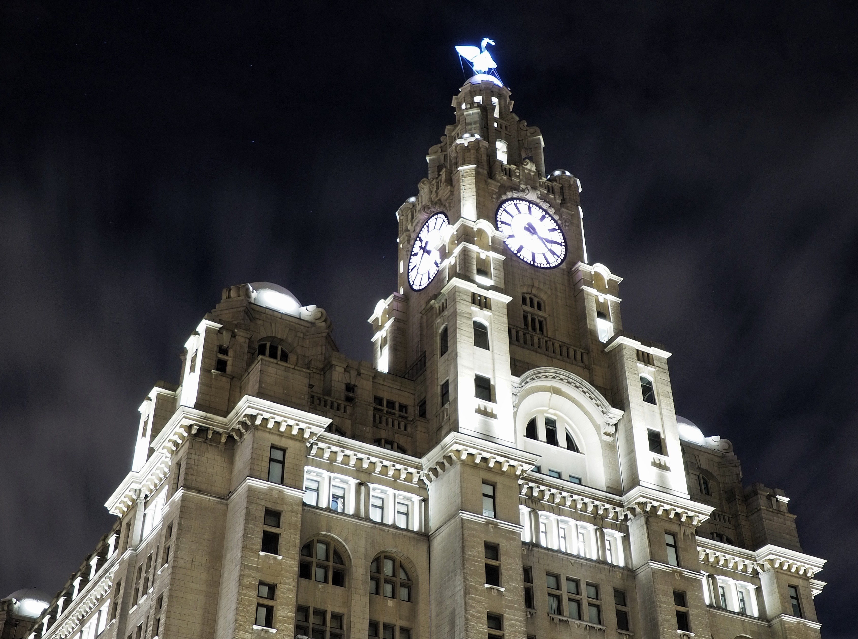 The Royal Liver Building to pay respects to fallen heroes with commemorative light display @RLB360