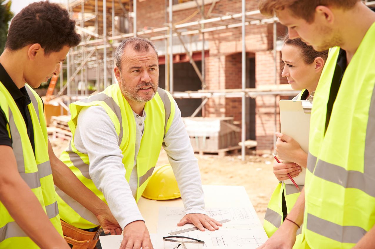 Three quarters of tradespeople want the industry to hire more apprentices @dakea_uk