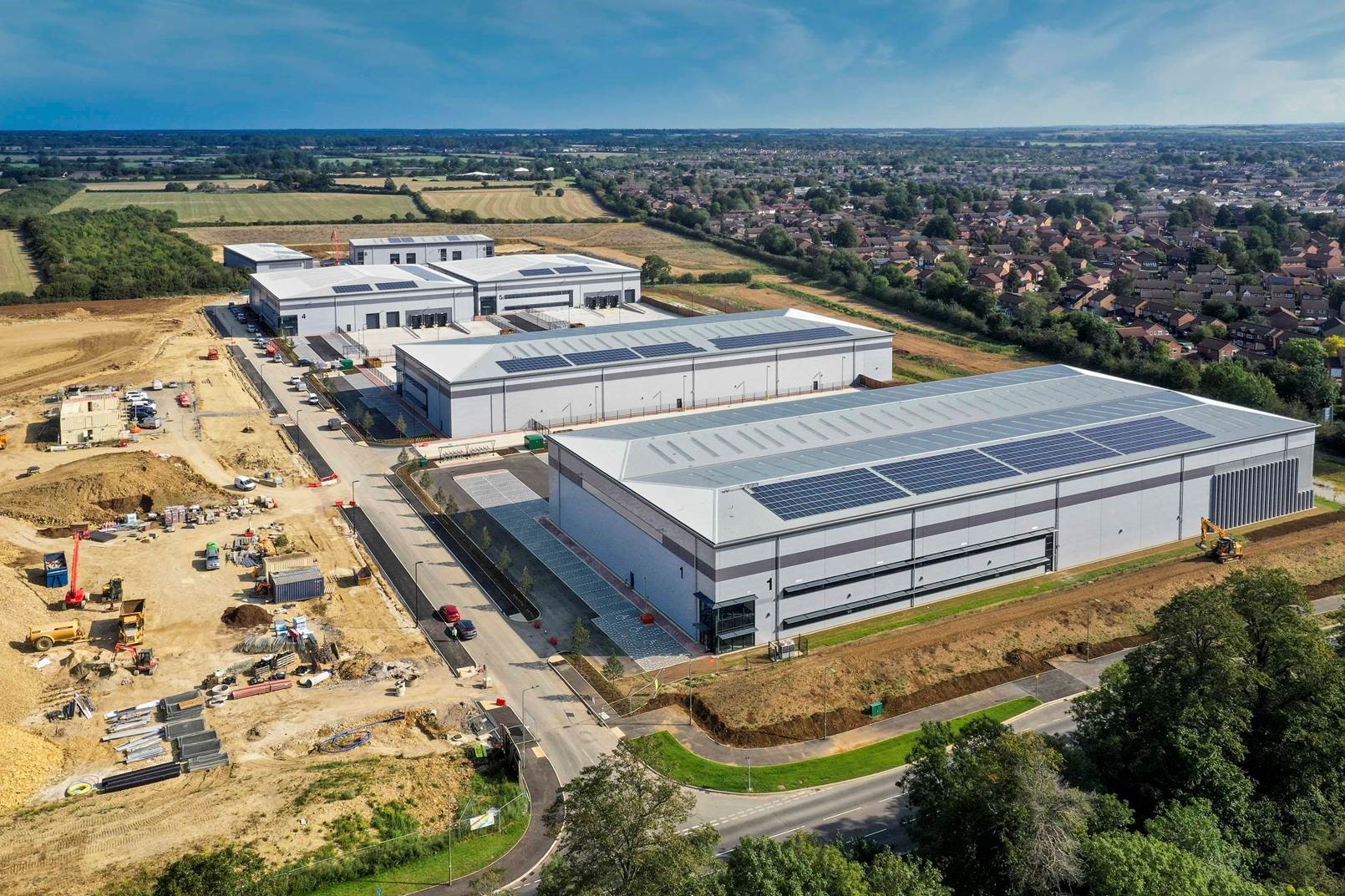 Phase One of Aver Property Partnership’s £24 million high-spec logistics hub in Bicester, Oxfordshire, is now ready to occupy. @Ergorealestate
