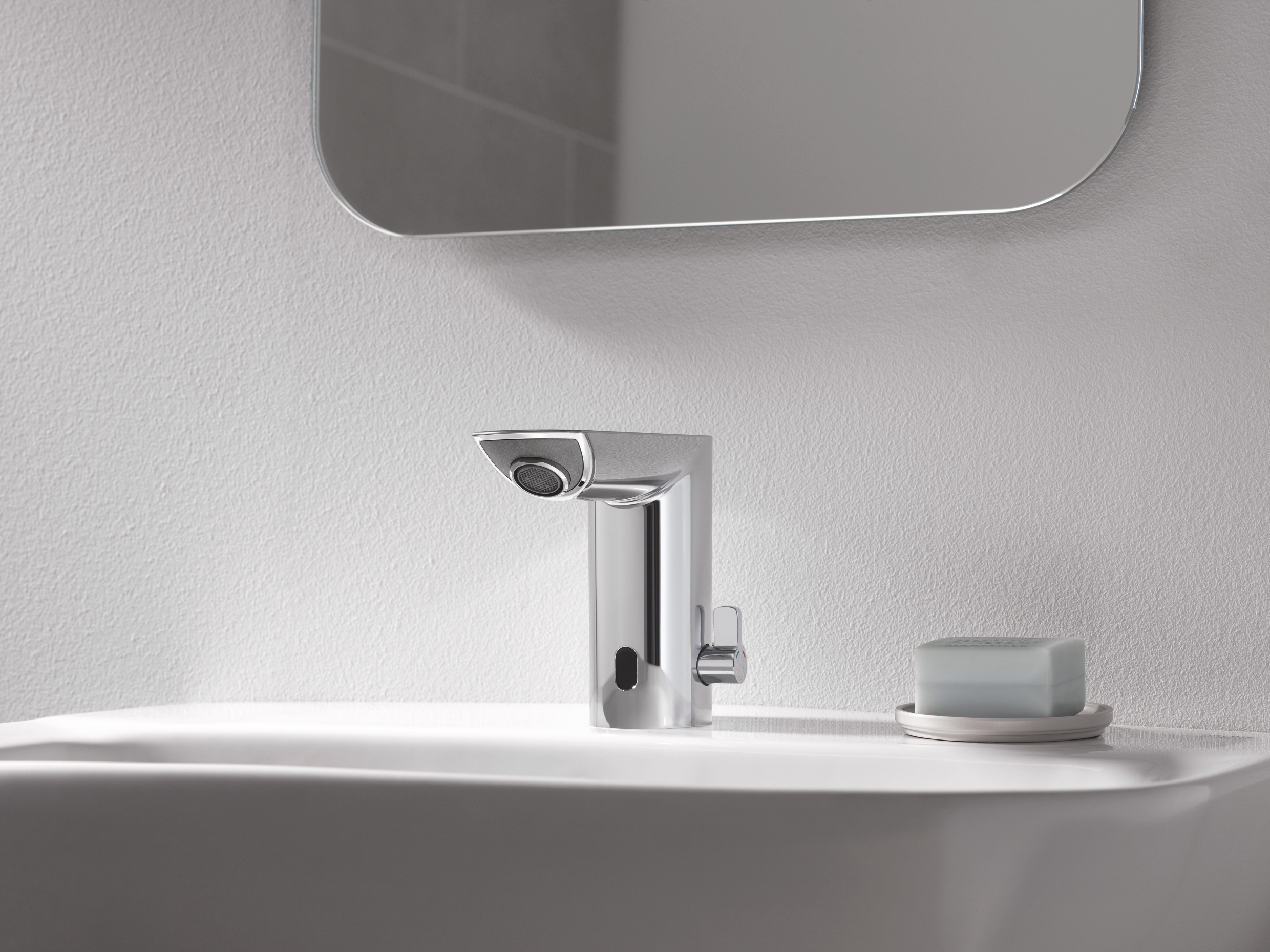 GROHE Bau Cosmopolitan E infra-red bathroom tap wins Gold Award at Designer Kitchen & Bathroom Awards 2020 @GroheUK