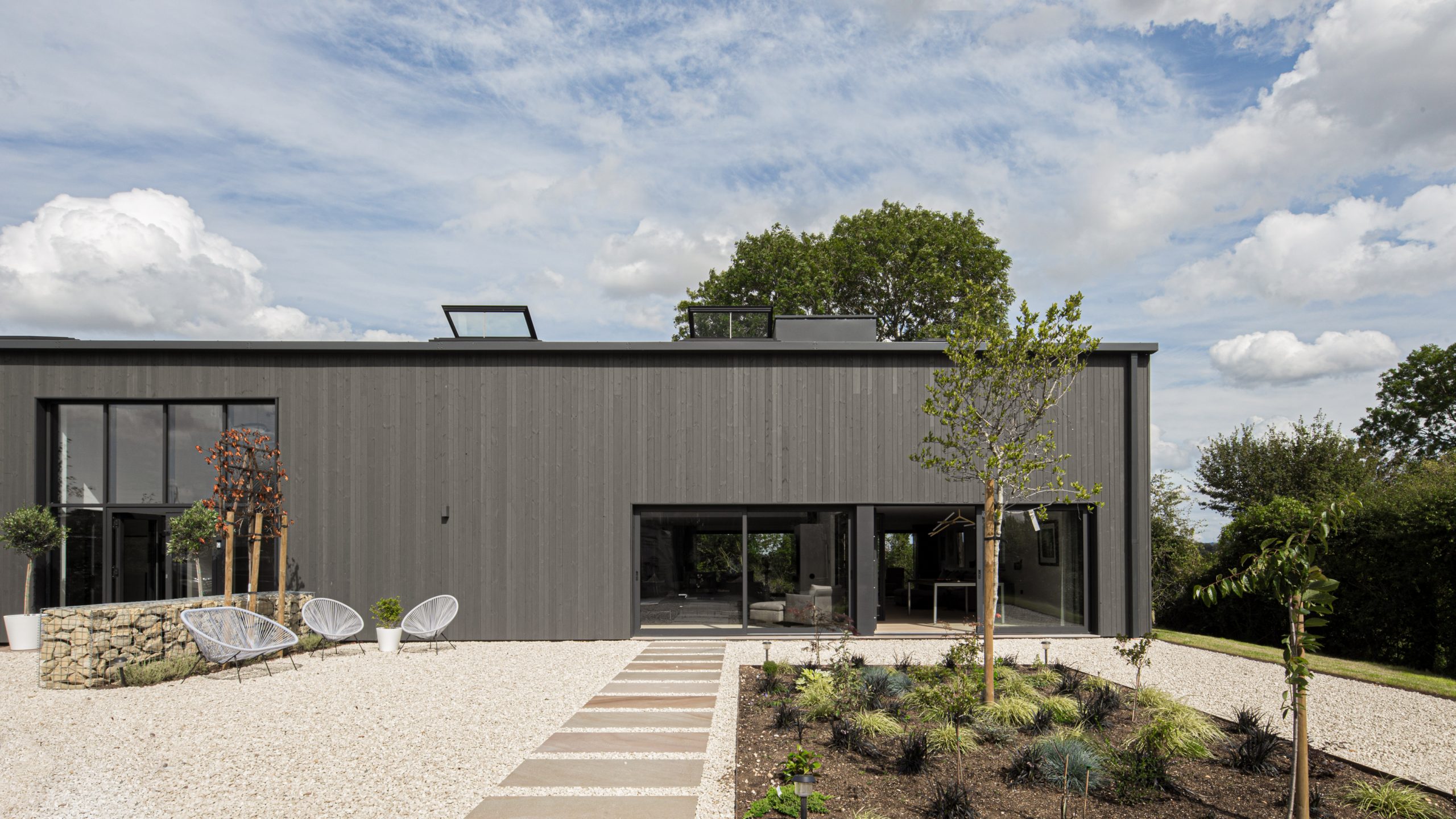 Black Barn: Former Cotswolds Grain Store captured by Handover @rigbyandrigby1
