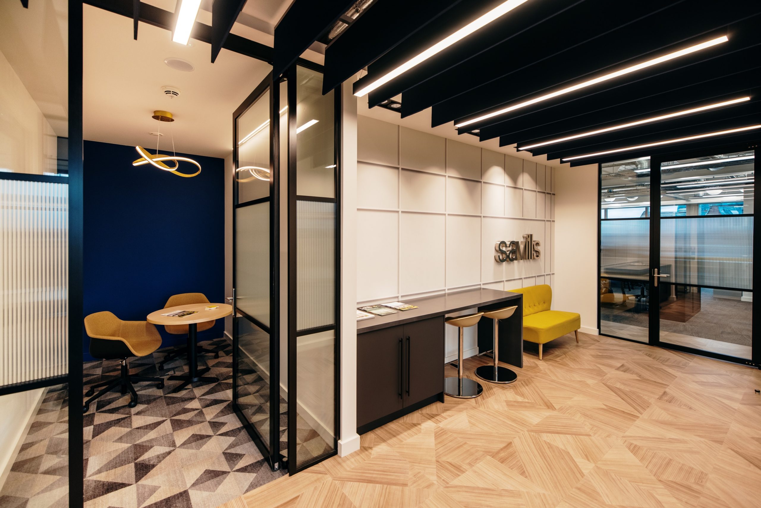 Meeting booths, lounge areas and quiet rooms: Savills’ new office fit-out completes @chameleonbusint