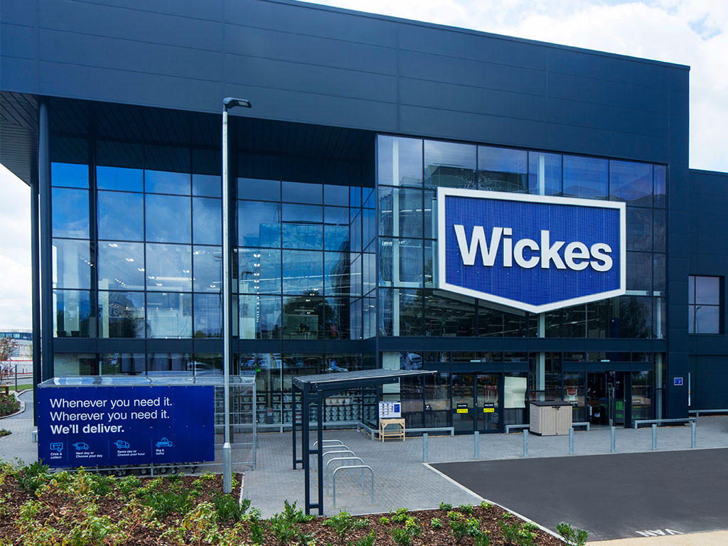 WICKES FIRST EVER FEMALE INSTALLATION APPRENTICES START NEW COHORT ON IWD @Wickes