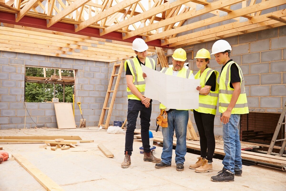 Builders revealed as third highest-paid tradespeople in the UK