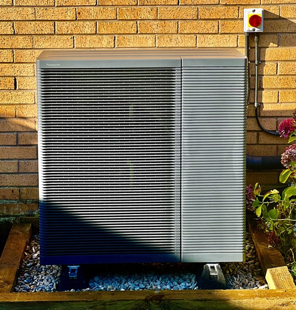 Green Living: Couple Embrace Sustainability with Panasonic R290 Heat Pump Installation